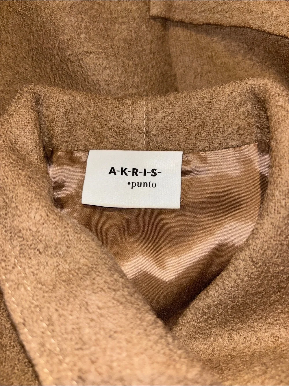 Akris Punto Camel/Tan Wool jacket 8